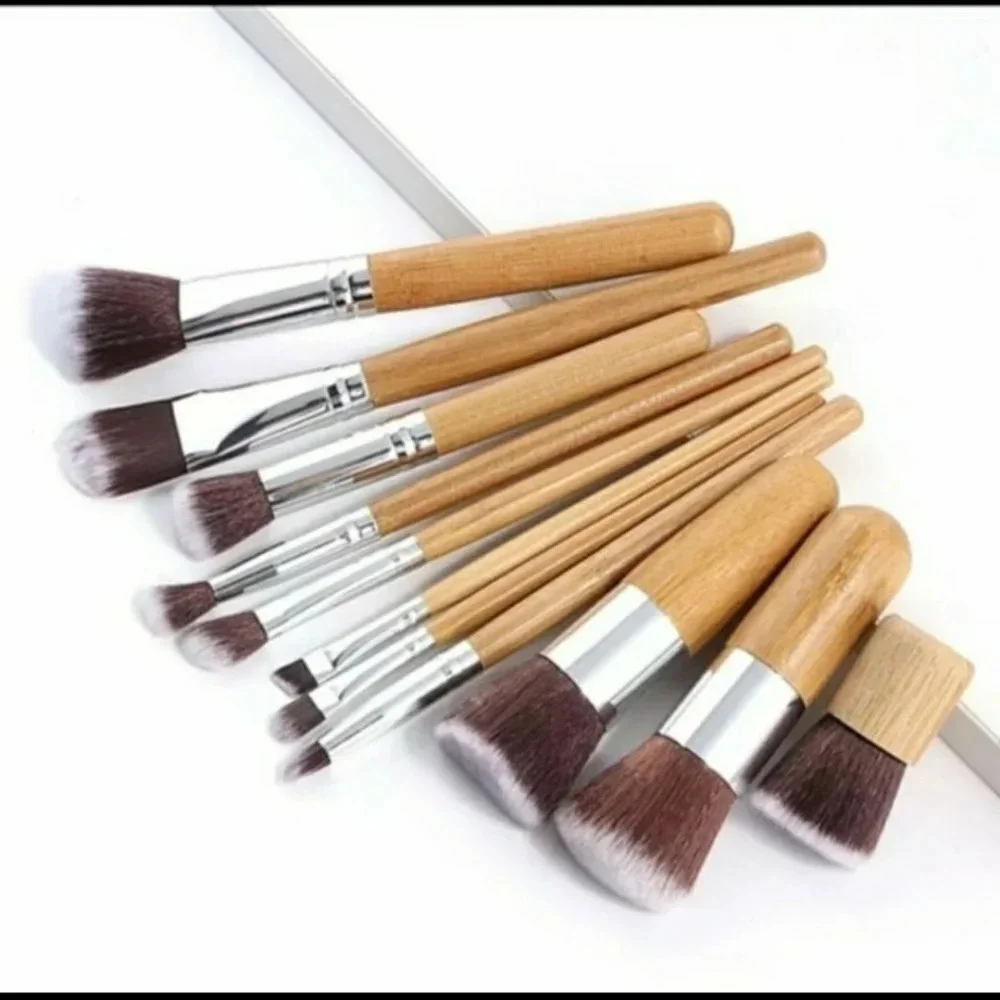 Bamboo Pro Makeup Brush Set with Bag & Free Gift